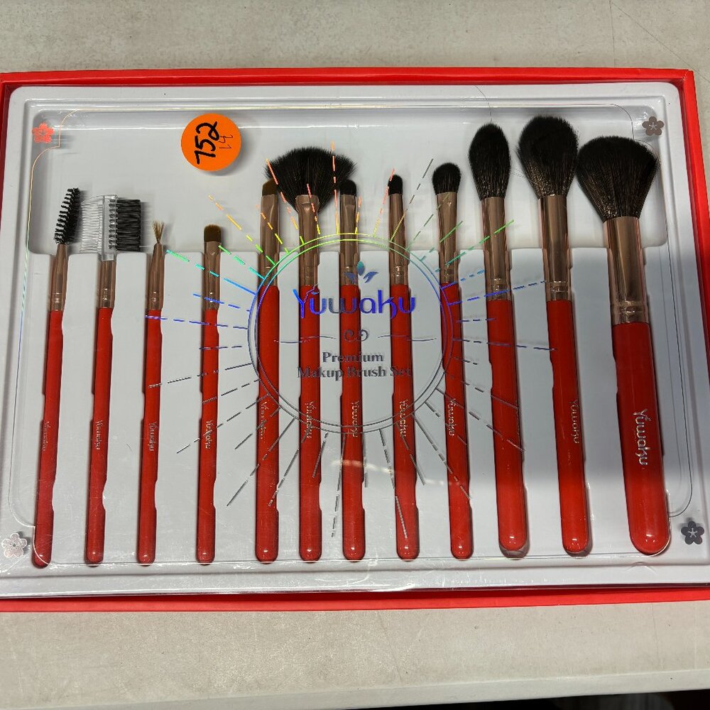 YUWAKU MAKEUP BRUSHES 12 PIECE SET NEW